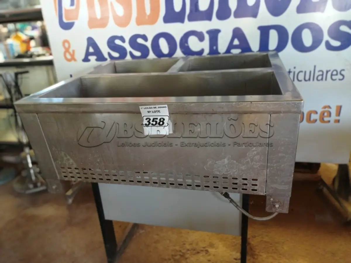 LOTE 358 - 01 BANHO MARIA A GÁS E ELÉTRICO EM INOX. (NO ESTADO) ATENÇÃO! FAZER A VISITAÇÃO ANTES DE ARREMATAR, NÃO SABEMOS SE FUNCIONA. LEILÃO NÃO TEM GARANTIA E NEM DEVOLUÇÃO, SUJEITO A POSSÍVEIS AVARIAS VISÍVEIS/OCULTAS E/OU AUSÊNCIA DE COMPONENTES.