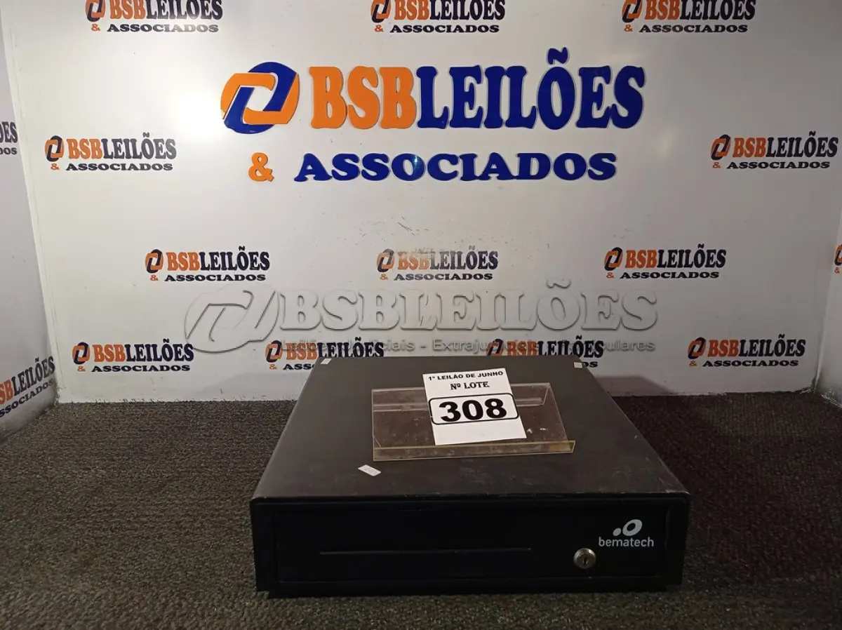 LOTE 308 - 01 CAIXA REGISTRADORA PARA DINHEIRO MANUAL. (NO ESTADO) ATENÇÃO! FAZER A VISITAÇÃO ANTES DE ARREMATAR, NÃO SABEMOS SE FUNCIONA. LEILÃO NÃO TEM GARANTIA E NEM DEVOLUÇÃO, SUJEITO A POSSÍVEIS AVARIAS VISÍVEIS/OCULTAS E/OU AUSÊNCIA DE COMPONENTES.