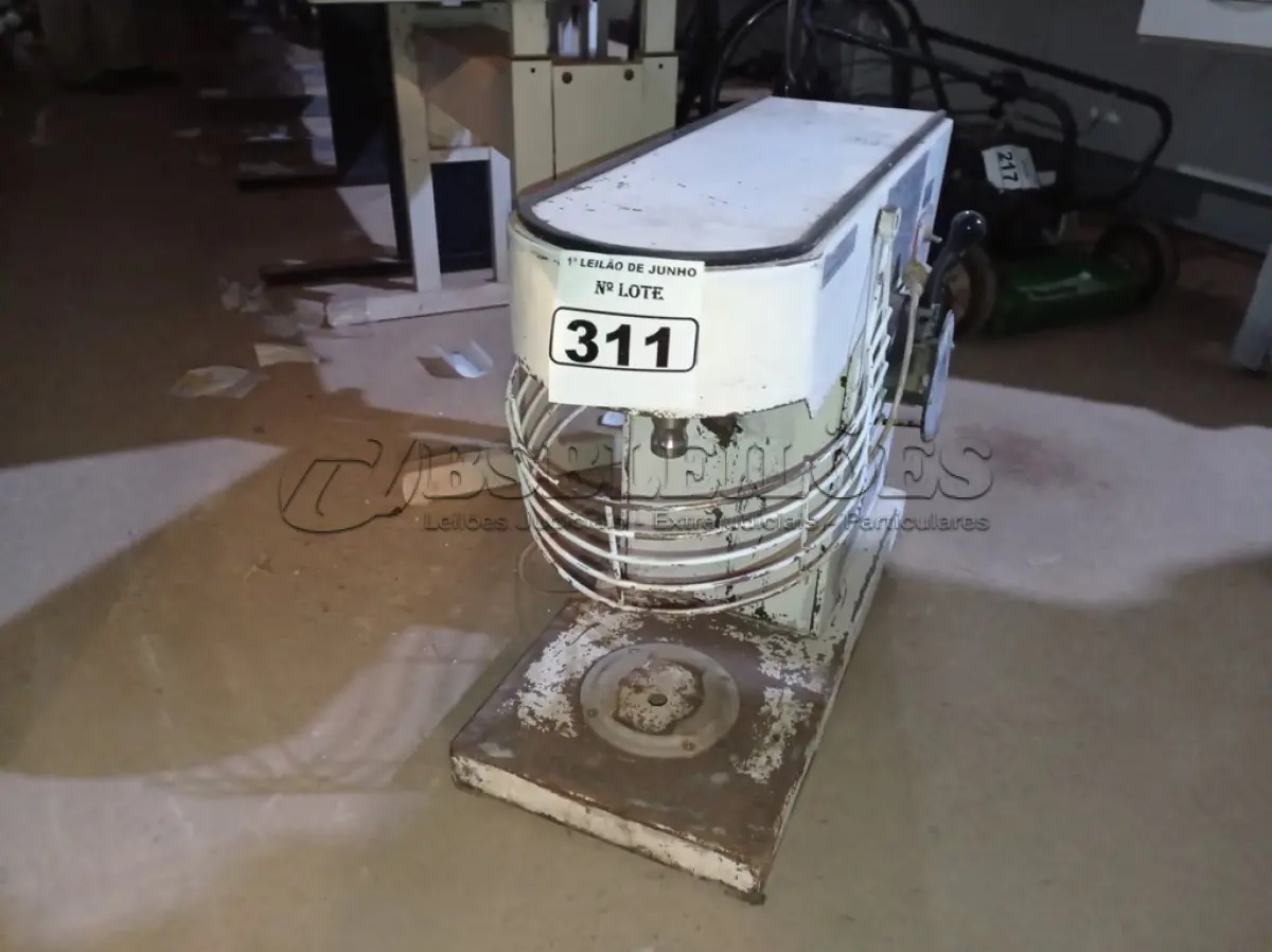 LOTE 311 - 01 BATEDEIRA INDUSTRIAL INCOMPLETA MARCA LIEME. (NO ESTADO) ATENÇÃO! FAZER A VISITAÇÃO ANTES DE ARREMATAR, NÃO SABEMOS SE FUNCIONA. LEILÃO NÃO TEM GARANTIA E NEM DEVOLUÇÃO, SUJEITO A POSSÍVEIS AVARIAS VISÍVEIS/OCULTAS E/OU AUSÊNCIA DE COMPONENTES.