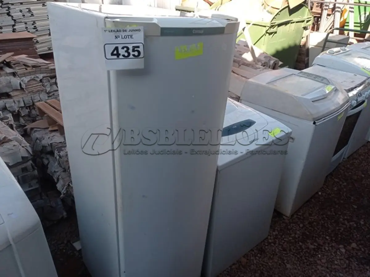 LOTE 435 - 01 GELADEIRA MARCA CONSUL E 01 MÁQUINA DE LAVAR MARCA BRASTEMP PARA RETIRADA DE PEÇAS. (NO ESTADO) ATENÇÃO! FAZER A VISITAÇÃO ANTES DE ARREMATAR, NÃO SABEMOS SE FUNCIONA. LEILÃO NÃO TEM GARANTIA E NEM DEVOLUÇÃO, SUJEITO A POSSÍVEIS AVARIAS VISÍVEIS/OCULTAS E/OU AUSÊNCIA DE COMPONENTES.