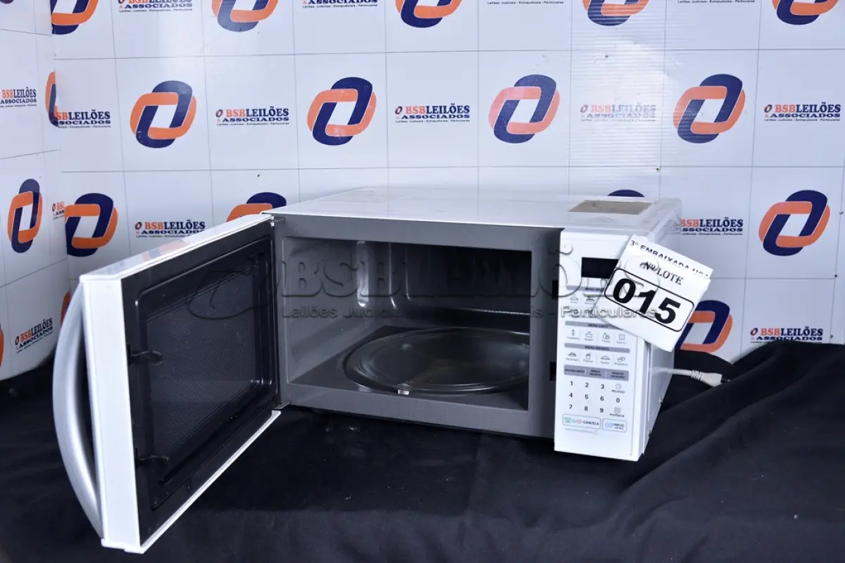 LOTE 015 - 01 FORNO MICRO-ONDAS 30L MARCA LG 110V. (OVEN, MICROWAVE) (NO ESTADO) BF8590N