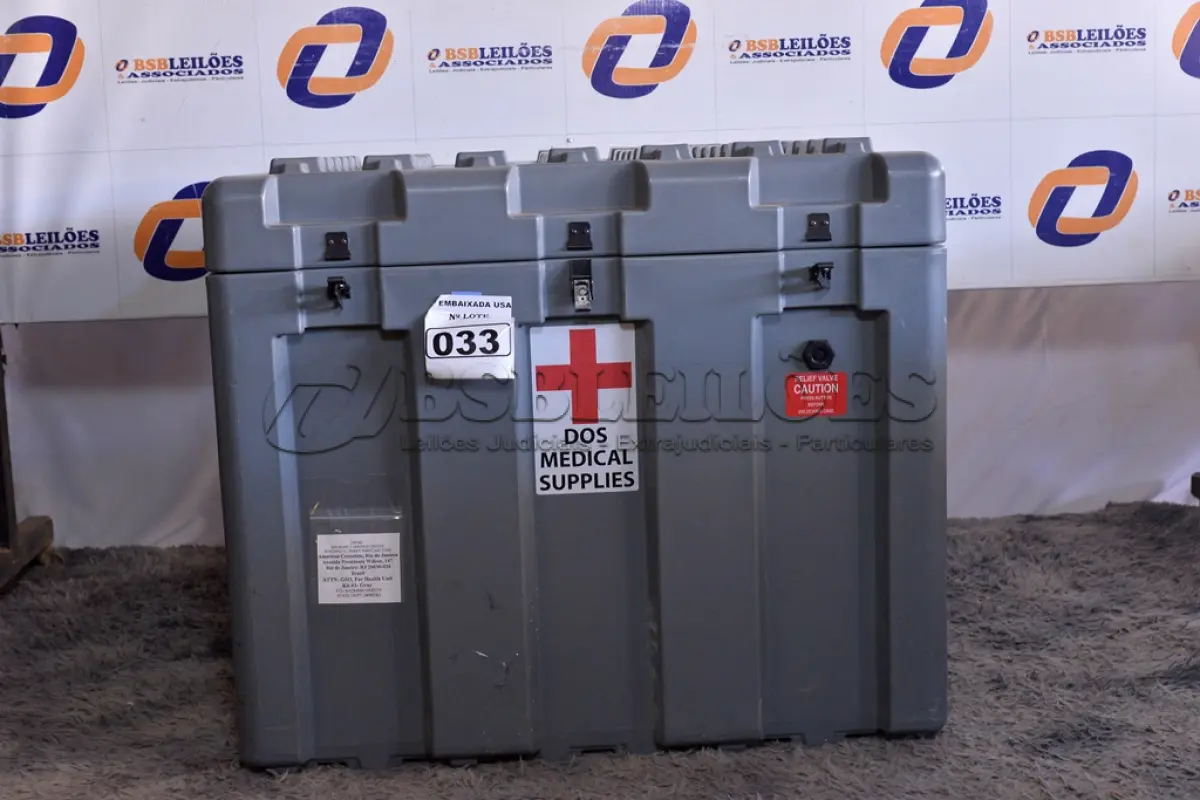 LOTE 033 - 01 CASE PARA TRANSPORTE NA COR CINZA. (CRATE) (NO ESTADO)0000027