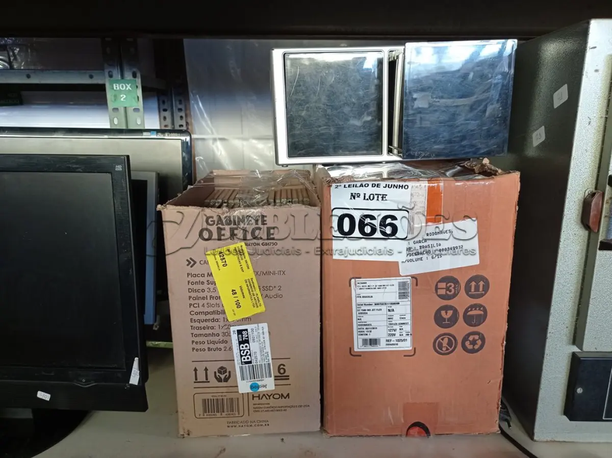 LOTE 066 - 01 LOTE COM GRANDE QUANTIDADE DE CDS. (NO ESTADO) ATENÇÃO! FAZER A VISITAÇÃO ANTES DE ARREMATAR, NÃO SABEMOS SE FUNCIONA. LEILÃO NÃO TEM GARANTIA E NEM DEVOLUÇÃO, SUJEITO A POSSÍVEIS AVARIAS VISÍVEIS/OCULTAS E/OU AUSÊNCIA DE COMPONENTES.