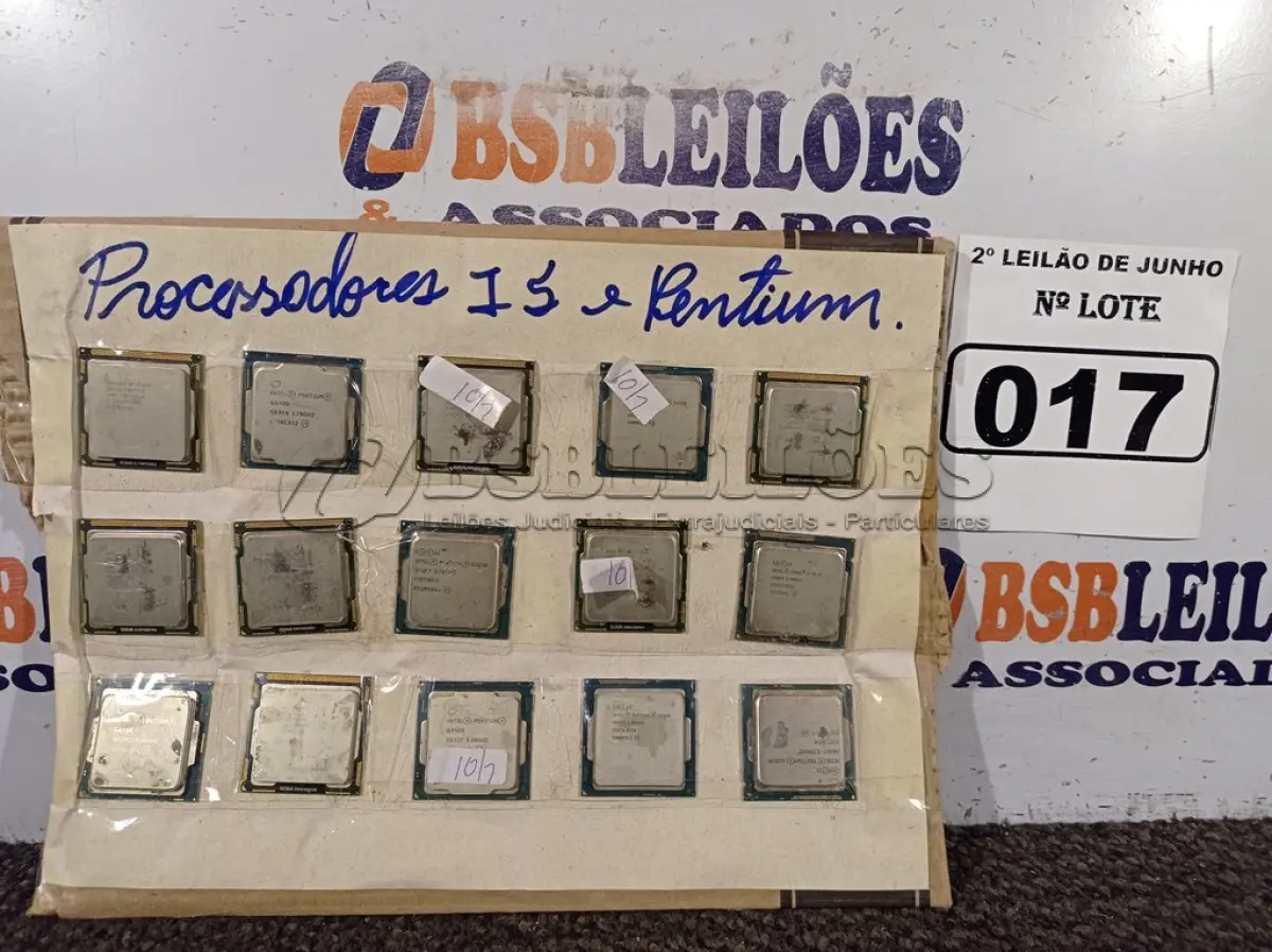 LOTE 017 - 15 PROCESSADORES I5 E PENTIUM. (NO ESTADO) ATENÇÃO! FAZER A VISITAÇÃO ANTES DE ARREMATAR, NÃO SABEMOS SE FUNCIONA. LEILÃO NÃO TEM GARANTIA E NEM DEVOLUÇÃO, SUJEITO A POSSÍVEIS AVARIAS VISÍVEIS/OCULTAS E/OU AUSÊNCIA DE COMPONENTES.