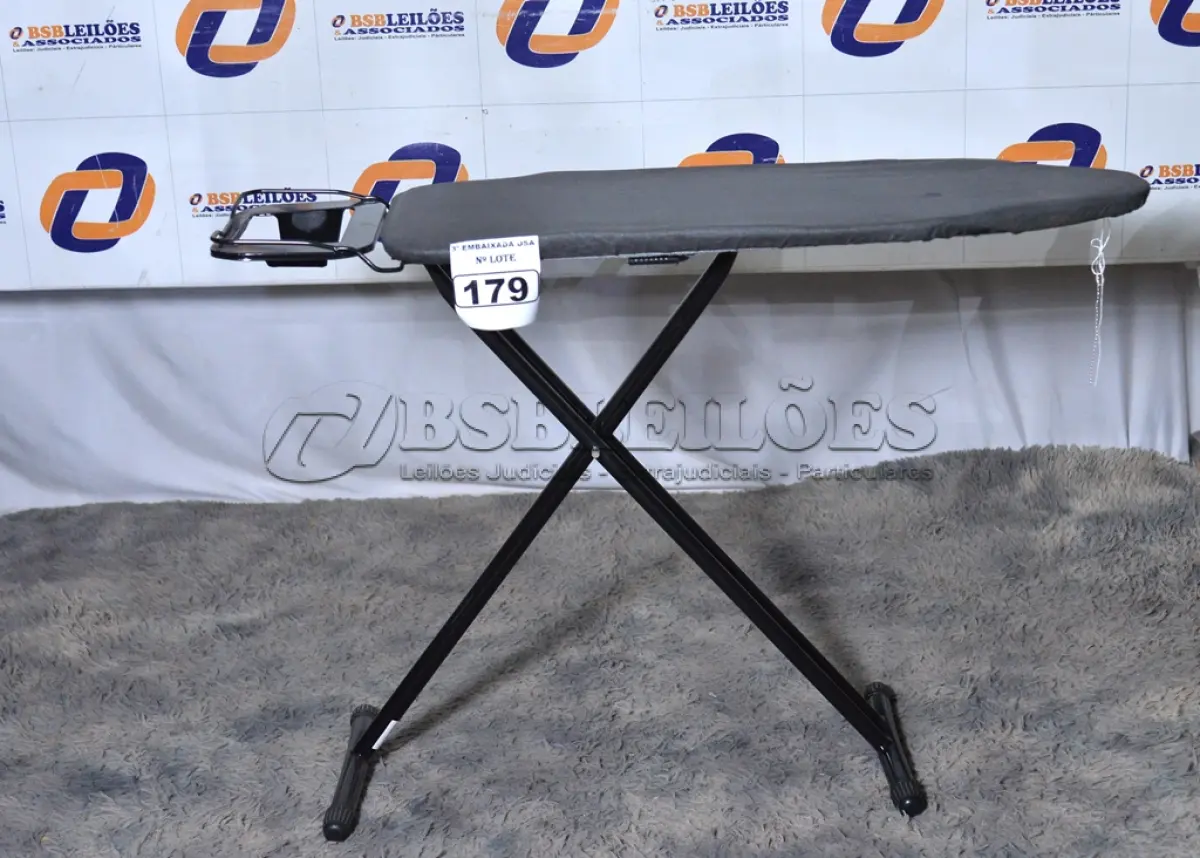 LOTE 179 - 01 TÁBUA DE PASSAR ROUPAS. (IRONING BOARD) (NO ESTADO)0000011