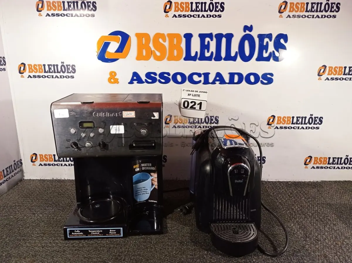 LOTE 021 - 02 CAFETEIRAS, SENDO 01 MARCA DELTA 220V E 01 MARCA CUISINART 110V. (NO ESTADO) ATENÇÃO! FAZER A VISITAÇÃO ANTES DE ARREMATAR, NÃO SABEMOS SE FUNCIONA. LEILÃO NÃO TEM GARANTIA E NEM DEVOLUÇÃO, SUJEITO A POSSÍVEIS AVARIAS VISÍVEIS/OCULTAS E/OU AUSÊNCIA DE COMPONENTES.