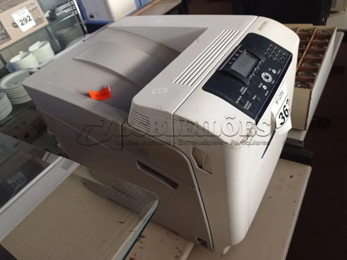LOTE 363 - 01 IMPRESSORA COLORIDA, MODELO: C430DN MARCA RICHO. (NO ESTADO) ATENÇÃO! FAZER A VISITAÇÃO ANTES DE ARREMATAR, NÃO SABEMOS SE FUNCIONA. LEILÃO NÃO TEM GARANTIA E NEM DEVOLUÇÃO, SUJEITO A POSSÍVEIS AVARIAS VISÍVEIS/OCULTAS E/OU AUSÊNCIA DE COMPONENTES.