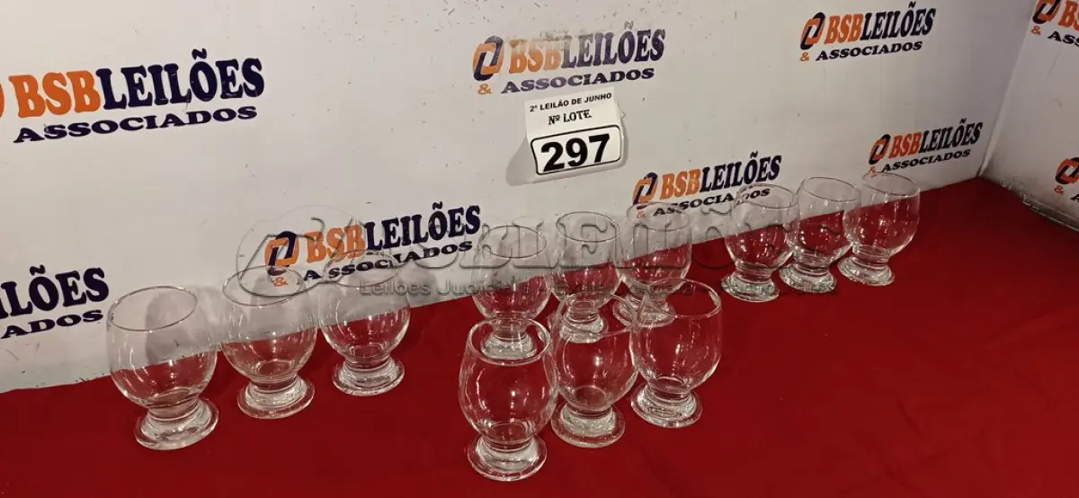 LOTE 297 - 12 TAÇAS PARA ÁGUA. (NO ESTADO) ATENÇÃO! FAZER A VISITAÇÃO ANTES DE ARREMATAR, NÃO SABEMOS SE FUNCIONA. LEILÃO NÃO TEM GARANTIA E NEM DEVOLUÇÃO, SUJEITO A POSSÍVEIS AVARIAS VISÍVEIS/OCULTAS E/OU AUSÊNCIA DE COMPONENTES.