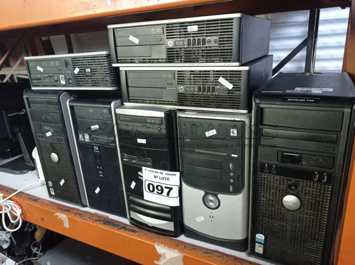 LOTE 097 - 01 LOTE COM 08 CPUS MARCAS E MODELOS DIVERSOS. (NO ESTADO) ATENÇÃO! FAZER A VISITAÇÃO ANTES DE ARREMATAR, NÃO SABEMOS SE FUNCIONA. LEILÃO NÃO TEM GARANTIA E NEM DEVOLUÇÃO, SUJEITO A POSSÍVEIS AVARIAS VISÍVEIS/OCULTAS E/OU AUSÊNCIA DE COMPONENTES.