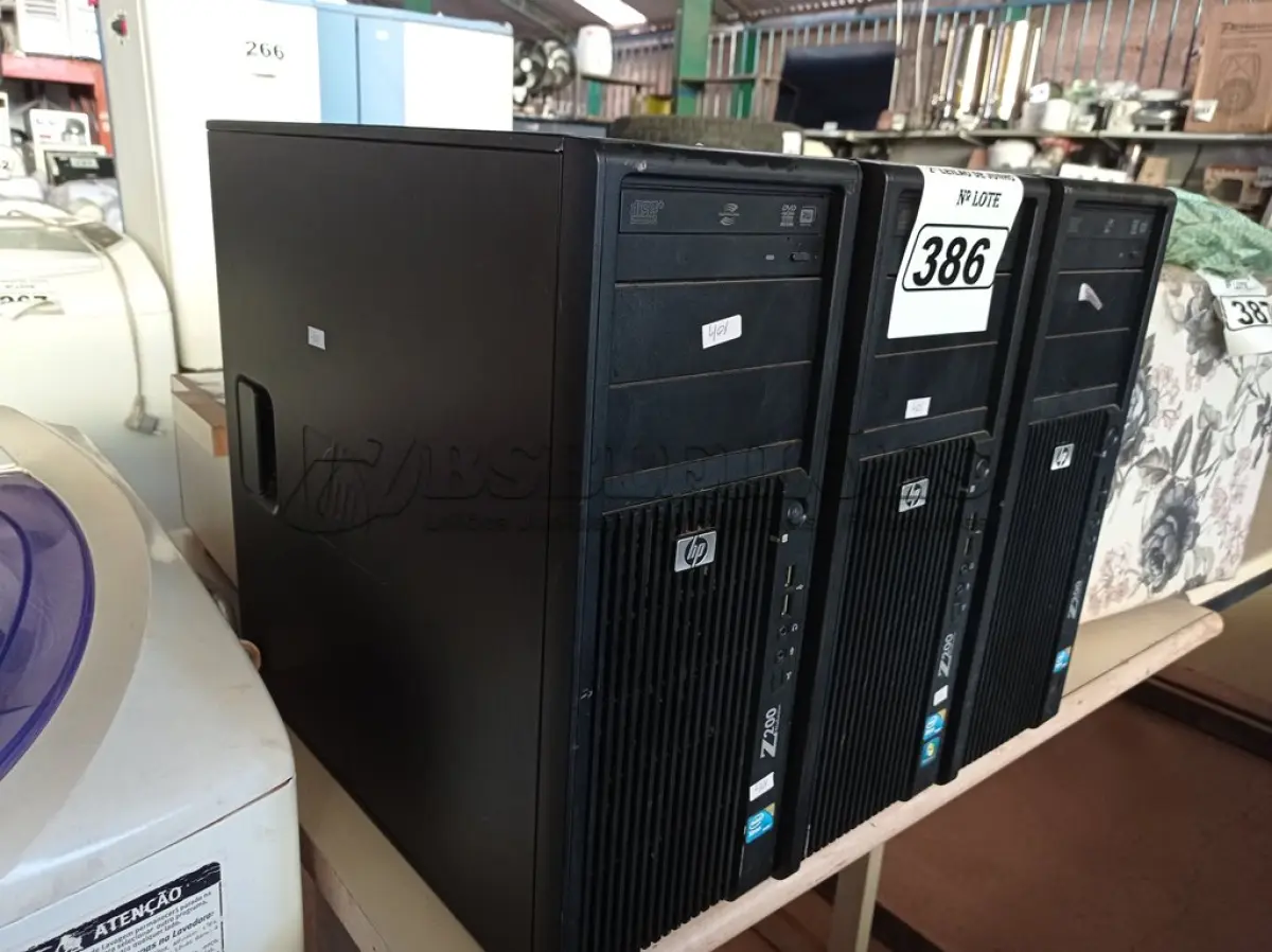 LOTE 386 - 03 SERVIDORES MARCA HP PARA RETIRADA DE PEÇAS. (NO ESTADO) ATENÇÃO! FAZER A VISITAÇÃO ANTES DE ARREMATAR, NÃO SABEMOS SE FUNCIONA. LEILÃO NÃO TEM GARANTIA E NEM DEVOLUÇÃO, SUJEITO A POSSÍVEIS AVARIAS VISÍVEIS/OCULTAS E/OU AUSÊNCIA DE COMPONENTES.