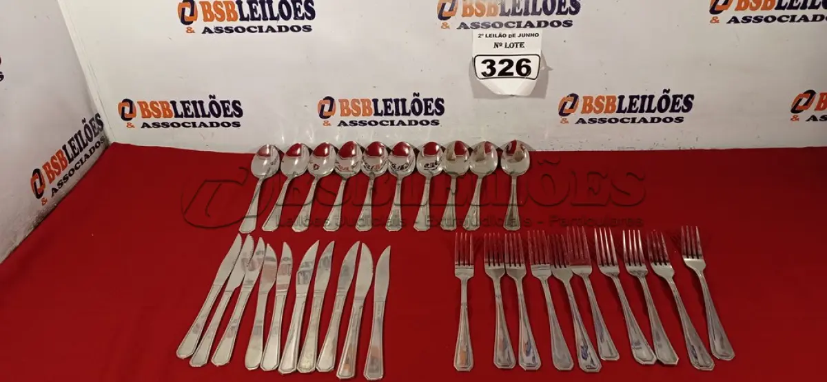 LOTE 326 - 01 LOTE COM 10 GARFOS, 10 COLHERES E 10 FACAS. (NO ESTADO) ATENÇÃO! FAZER A VISITAÇÃO ANTES DE ARREMATAR, NÃO SABEMOS SE FUNCIONA. LEILÃO NÃO TEM GARANTIA E NEM DEVOLUÇÃO, SUJEITO A POSSÍVEIS AVARIAS VISÍVEIS/OCULTAS E/OU AUSÊNCIA DE COMPONENTES.