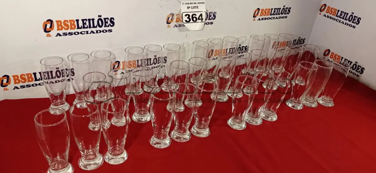 LOTE 364 - 35 TULIPAS ACOMPANHA CAIXA EM MDF. (NO ESTADO) ATENÇÃO! FAZER A VISITAÇÃO ANTES DE ARREMATAR, NÃO SABEMOS SE FUNCIONA. LEILÃO NÃO TEM GARANTIA E NEM DEVOLUÇÃO, SUJEITO A POSSÍVEIS AVARIAS VISÍVEIS/OCULTAS E/OU AUSÊNCIA DE COMPONENTES.