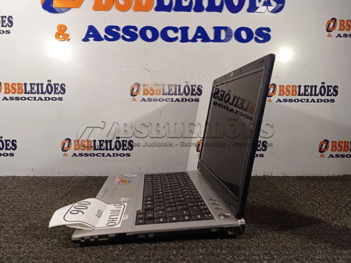 LOTE 006 - 01 NOTEBOOK MODELO: Z896 MARCA POSITIVO 19V SEM FONTE. (NO ESTADO) ATENÇÃO! FAZER A VISITAÇÃO ANTES DE ARREMATAR, NÃO SABEMOS SE FUNCIONA. LEILÃO NÃO TEM GARANTIA E NEM DEVOLUÇÃO, SUJEITO A POSSÍVEIS AVARIAS VISÍVEIS/OCULTAS E/OU AUSÊNCIA DE COMPONENTES.