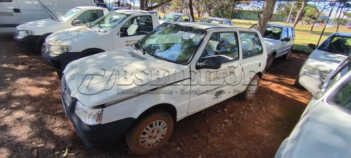 LOTE 005 - 01 FIAT UNO MILLE FIRE FLEX; PLACA: JGN-9908; ANO: 2005 CHASSI: 9BD15802764753934, RENAVAM: 00865845972. (VEÍCULO NÃO FUNCIONA, BOMBA DE COMBUSTÍVEL TRAVADA) (NO ESTADO)