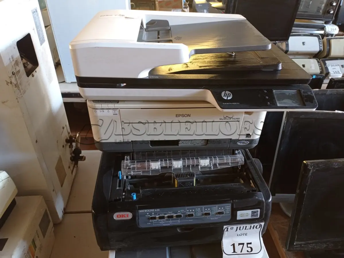LOTE 175 - 05 IMPRESSORAS, SENDO 02 MATRICIAL. (NO ESTADO) ATENÇÃO! FAZER A VISITAÇÃO ANTES DE ARREMATAR, NÃO SABEMOS SE FUNCIONA. LEILÃO NÃO TEM GARANTIA E NEM DEVOLUÇÃO, SUJEITO A POSSÍVEIS AVARIAS VISÍVEIS/OCULTAS E/OU AUSÊNCIA DE COMPONENTES.