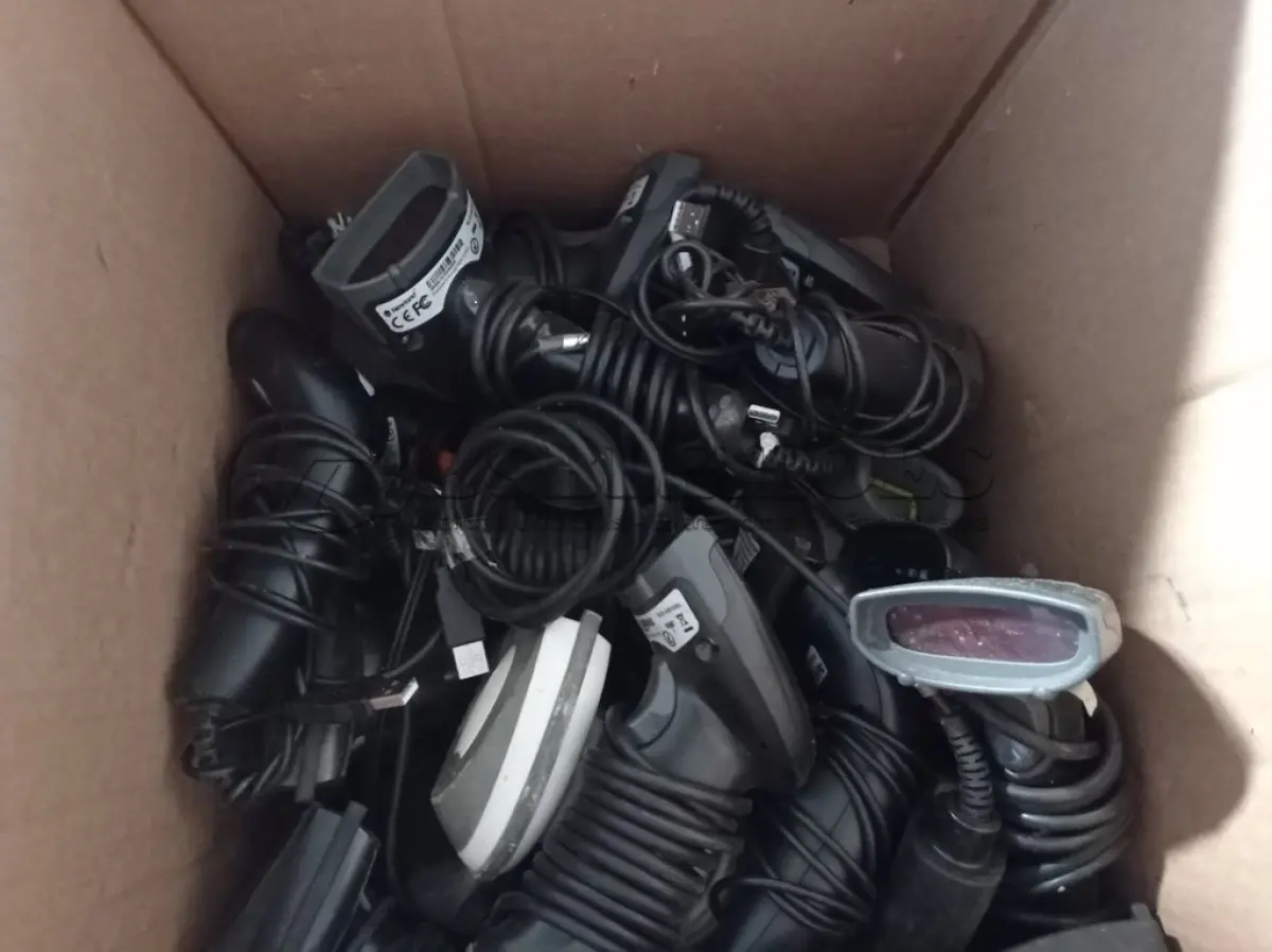 LOTE 153 - 01 LOTE COM LEITORES DE CÓDIGO DE BARRAS. (NO ESTADO) ATENÇÃO! FAZER A VISITAÇÃO ANTES DE ARREMATAR, NÃO SABEMOS SE FUNCIONA. LEILÃO NÃO TEM GARANTIA E NEM DEVOLUÇÃO, SUJEITO A POSSÍVEIS AVARIAS VISÍVEIS/OCULTAS E/OU AUSÊNCIA DE COMPONENTES.