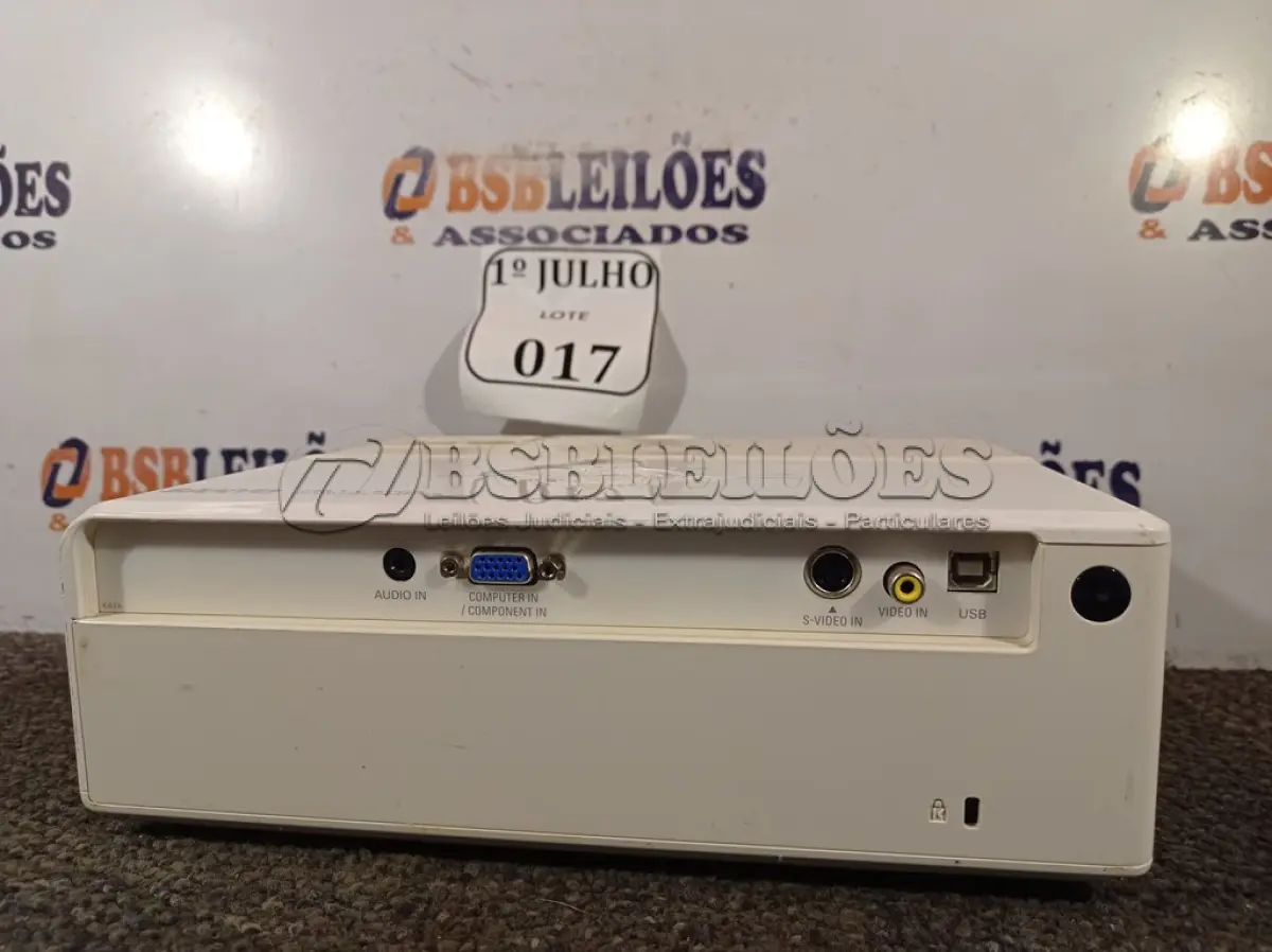 LOTE 017 - 01 PROJETOR LCD MULTIMIDIA, MODELO: PDG-DSU20N MARCA SANYO 220V. (NO ESTADO) ATENÇÃO! FAZER A VISITAÇÃO ANTES DE ARREMATAR, NÃO SABEMOS SE FUNCIONA. LEILÃO NÃO TEM GARANTIA E NEM DEVOLUÇÃO, SUJEITO A POSSÍVEIS AVARIAS VISÍVEIS/OCULTAS E/OU AUSÊNCIA DE COMPONENTES.