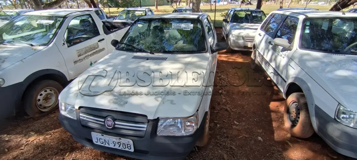 LOTE 005 - 01 FIAT UNO MILLE FIRE FLEX; PLACA: JGN-9908; ANO: 2005 CHASSI: 9BD15802764753934, RENAVAM: 00865845972. (VEÍCULO NÃO FUNCIONA, BOMBA DE COMBUSTÍVEL TRAVADA) (NO ESTADO)
