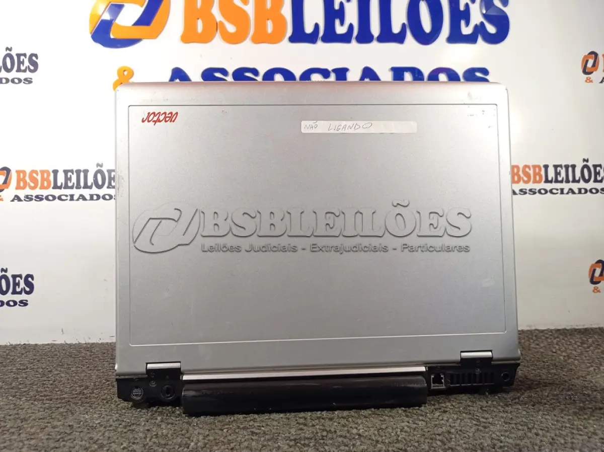 LOTE 004 - 01 NOTEBOOK MODELO: 6670 VECTOR SEM FONTE 20V. (NO ESTADO) ATENÇÃO! FAZER A VISITAÇÃO ANTES DE ARREMATAR, NÃO SABEMOS SE FUNCIONA. LEILÃO NÃO TEM GARANTIA E NEM DEVOLUÇÃO, SUJEITO A POSSÍVEIS AVARIAS VISÍVEIS/OCULTAS E/OU AUSÊNCIA DE COMPONENTES.