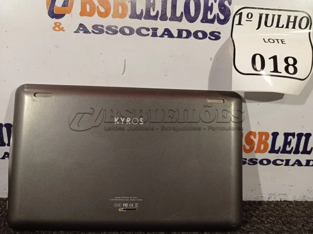 LOTE 018 - 01 TABLET MARCA KYROS DE 4GB MODELO:MID1024 SEM FONTE. (NO ESTADO) ATENÇÃO! FAZER A VISITAÇÃO ANTES DE ARREMATAR, NÃO SABEMOS SE FUNCIONA. LEILÃO NÃO TEM GARANTIA E NEM DEVOLUÇÃO, SUJEITO A POSSÍVEIS AVARIAS VISÍVEIS/OCULTAS E/OU AUSÊNCIA DE COMPONENTES.