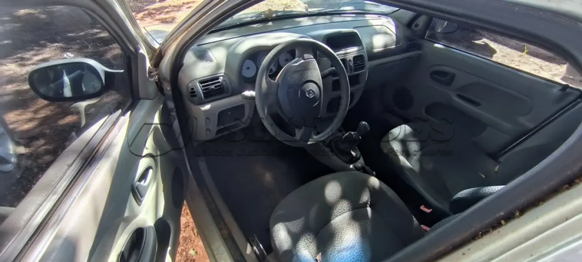 LOTE 015 - 01 RENAULT CLIO AUT1616VS; PLACA: JHM-0657; ANO: 2008.  CHASSI: 8A1LB8E058L016123, RENAVAM: 00976297922; (NO ESTADO)