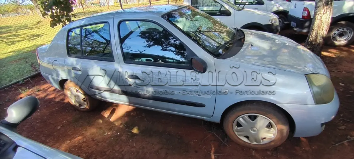 LOTE 007 - 01 RENAULT CLIO AUT1616VS; PLACA: JHM-0577; ANO: 2008; CHASSI: 8A1LB8E058L033258, RENAVAM: 00973885203; VEÍCULO NÃO FUNCIONA, CORREIA DENTADA QUEBRADA. (NO ESTADO)