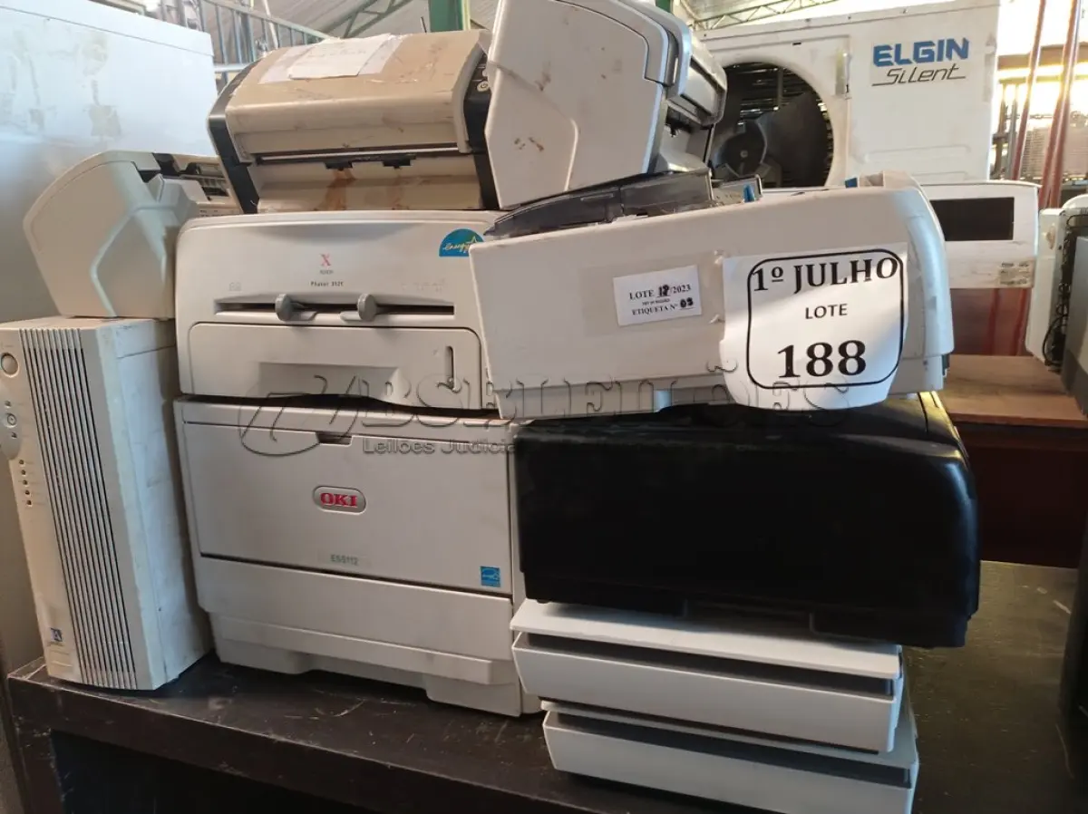 LOTE 188 - 01 LOTE COM IMPRESSORAS E SCANNERS. (NO ESTADO) ATENÇÃO! FAZER A VISITAÇÃO ANTES DE ARREMATAR, NÃO SABEMOS SE FUNCIONA. LEILÃO NÃO TEM GARANTIA E NEM DEVOLUÇÃO, SUJEITO A POSSÍVEIS AVARIAS VISÍVEIS/OCULTAS E/OU AUSÊNCIA DE COMPONENTES.