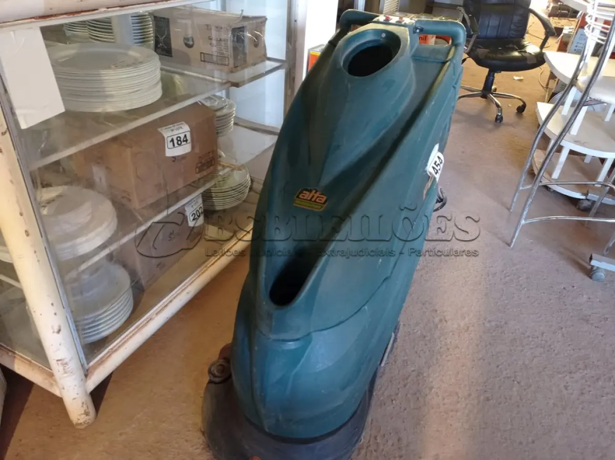 LOTE 454 - 01 MÁQUINA LAVADORA E EXTRATORA DE LAVAR CARPETES MARCA FOX. (NO ESTADO) ATENÇÃO! FAZER A VISITAÇÃO ANTES DE ARREMATAR, NÃO SABEMOS SE FUNCIONA. LEILÃO NÃO TEM GARANTIA E NEM DEVOLUÇÃO, SUJEITO A POSSÍVEIS AVARIAS VISÍVEIS/OCULTAS E/OU AUSÊNCIA DE COMPONENTES.
