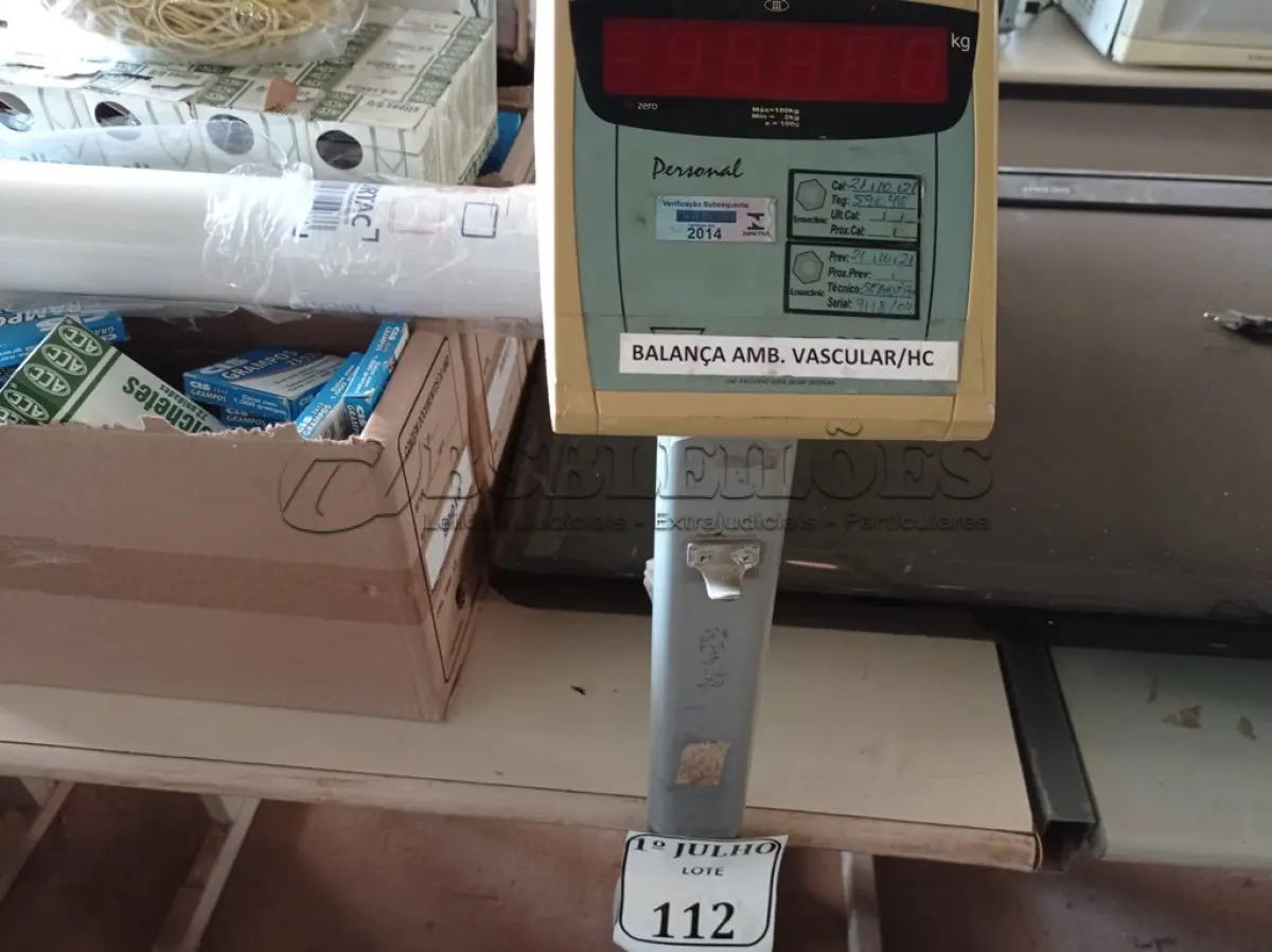 LOTE 112 - 01 BALANÇA COM CAPACIDADE DE 180KG MARCA FILIZOLA. (NO ESTADO) ATENÇÃO! FAZER A VISITAÇÃO ANTES DE ARREMATAR, NÃO SABEMOS SE FUNCIONA. LEILÃO NÃO TEM GARANTIA E NEM DEVOLUÇÃO, SUJEITO A POSSÍVEIS AVARIAS VISÍVEIS/OCULTAS E/OU AUSÊNCIA DE COMPONENTES.