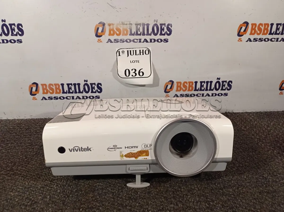 LOTE 036 - 01 PROJETOR LCD MULTIMIDIA, MODELO: D853W MARCA VIVITEK 220V. (NO ESTADO) ATENÇÃO! FAZER A VISITAÇÃO ANTES DE ARREMATAR, NÃO SABEMOS SE FUNCIONA. LEILÃO NÃO TEM GARANTIA E NEM DEVOLUÇÃO, SUJEITO A POSSÍVEIS AVARIAS VISÍVEIS/OCULTAS E/OU AUSÊNCIA DE COMPONENTES.