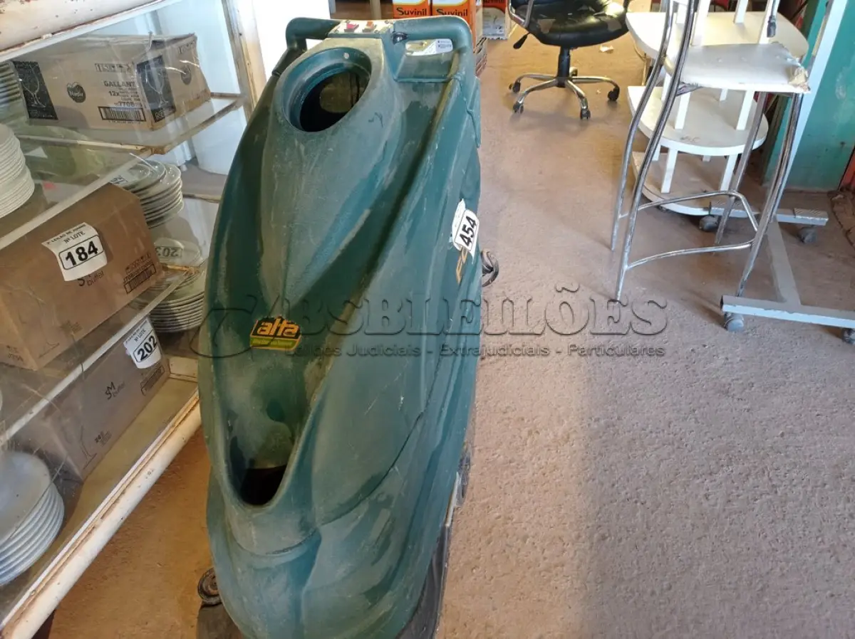 LOTE 454 - 01 MÁQUINA LAVADORA E EXTRATORA DE LAVAR CARPETES MARCA FOX. (NO ESTADO) ATENÇÃO! FAZER A VISITAÇÃO ANTES DE ARREMATAR, NÃO SABEMOS SE FUNCIONA. LEILÃO NÃO TEM GARANTIA E NEM DEVOLUÇÃO, SUJEITO A POSSÍVEIS AVARIAS VISÍVEIS/OCULTAS E/OU AUSÊNCIA DE COMPONENTES.