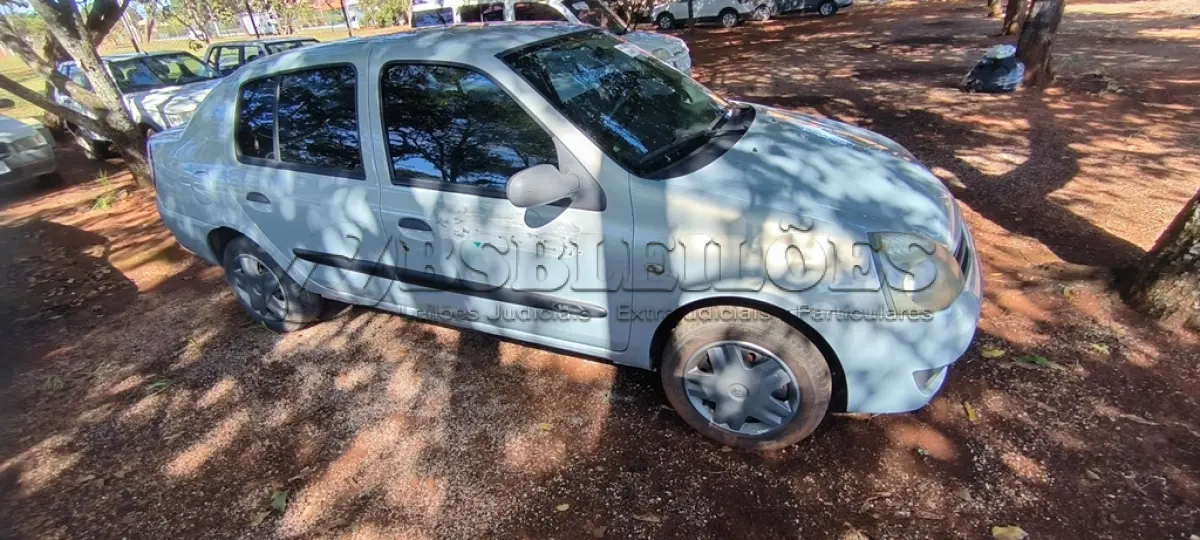 LOTE 013 - 01 RENAULT CLIO AUT1616VS; PLACA: JHM-0587; ANO: 2008 CHASSI: 8A1LB8E058L031130, RENAVAM: 00973884100; (NO ESTADO)