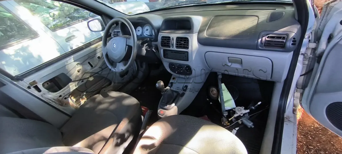 LOTE 009 - 01 RENAULT CLIO AUT1616VS; PLACA: JHM-0567; ANO: 2008.  CHASSI: 8A1LB8E058L033436, RENAVAM: 00973889209; (NO ESTADO)