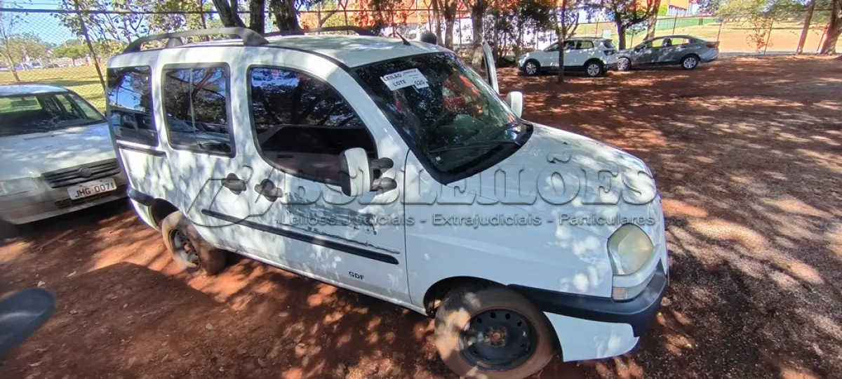 LOTE 020 - 01 FIAT DOBLÔ ELX1.8 FLEX MINIVAN; PLACA: JIF-1874; ANO: 2009. CHASSI: 9BD11930591061671, RENAVAM: 00153307382; (PARACHOQUE DIANTEIRO QUEBRADO, TETO AMASSADO, VEÍCULO NÃO FUNCIONA, BOMBA DE COMBUSTÍVEL TRAVADA, SUSPENSÃO DIANTEIRA FAZENDO BARULHO). (NO ESTADO)