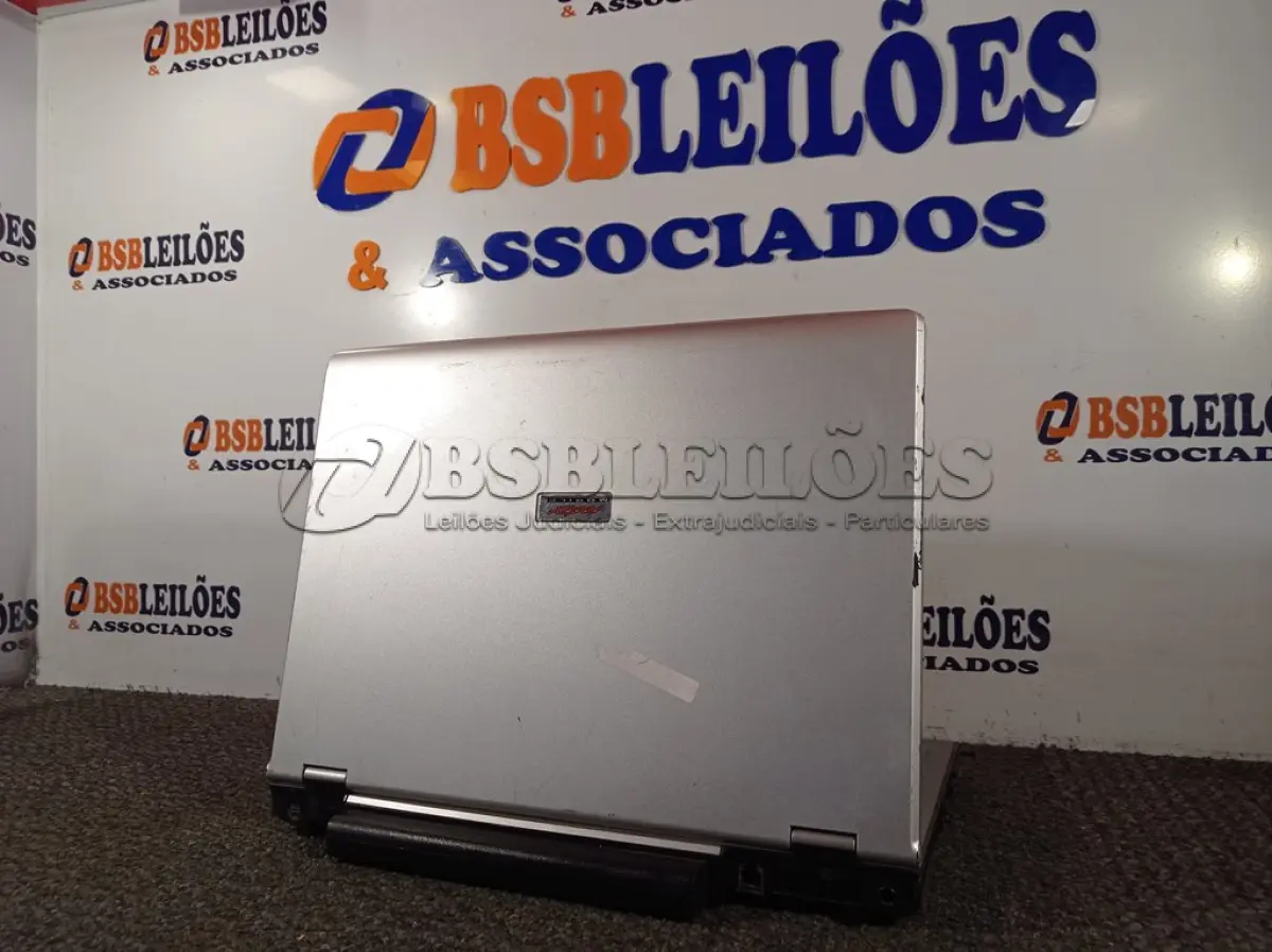 LOTE 009 - 01 NOTEBOOK MODELO: 6670 VECTOR SEM FONTE 20V. (NO ESTADO) ATENÇÃO! FAZER A VISITAÇÃO ANTES DE ARREMATAR, NÃO SABEMOS SE FUNCIONA. LEILÃO NÃO TEM GARANTIA E NEM DEVOLUÇÃO, SUJEITO A POSSÍVEIS AVARIAS VISÍVEIS/OCULTAS E/OU AUSÊNCIA DE COMPONENTES.