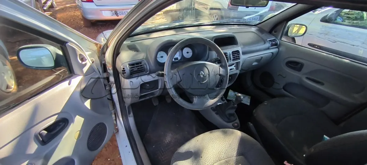 LOTE 008 - 01 RENAULT CLIO AUT1616VS; PLACA: JHM-0627; ANO: 2008. CHASSI: 8A1LB8E058L033341, RENAVAM: 00973873230;(NO ESTADO)