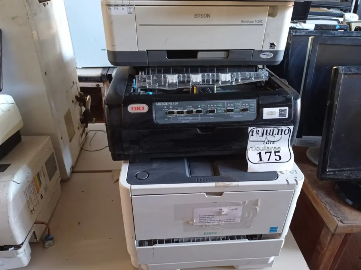 LOTE 175 - 05 IMPRESSORAS, SENDO 02 MATRICIAL. (NO ESTADO) ATENÇÃO! FAZER A VISITAÇÃO ANTES DE ARREMATAR, NÃO SABEMOS SE FUNCIONA. LEILÃO NÃO TEM GARANTIA E NEM DEVOLUÇÃO, SUJEITO A POSSÍVEIS AVARIAS VISÍVEIS/OCULTAS E/OU AUSÊNCIA DE COMPONENTES.