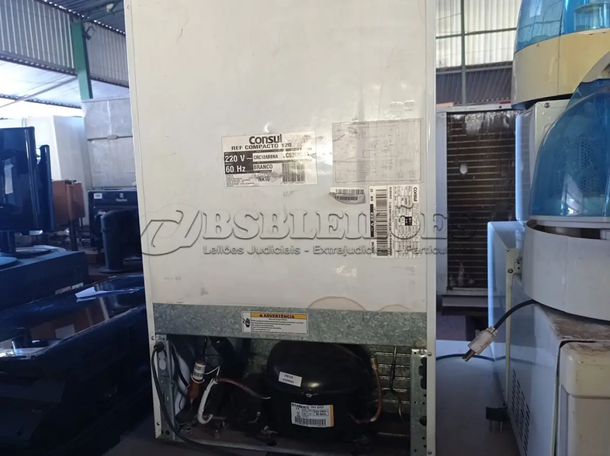 LOTE 159 - 01 FRIGOBAR COMPACTO MARCA CÔNSUL 220V COM AVARIAS. (NO ESTADO) ATENÇÃO! FAZER A VISITAÇÃO ANTES DE ARREMATAR, NÃO SABEMOS SE FUNCIONA. LEILÃO NÃO TEM GARANTIA E NEM DEVOLUÇÃO, SUJEITO A POSSÍVEIS AVARIAS VISÍVEIS/OCULTAS E/OU AUSÊNCIA DE COMPONENTES.