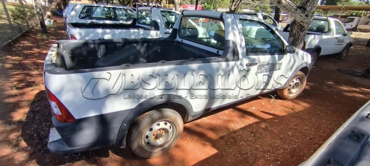 LOTE 023 - 01 FIAT STRADA PICK UP FIRE FLEX; PLACA: JIC-4717; ANO: 2009.  CHASSI: 9BD27803MA7188523, RENAVAM: 00164945334; VEÍCULO NÃO FUNCIONA, BOMBA DE COMBUSTÍVEL TRAVADA (NO ESTADO)