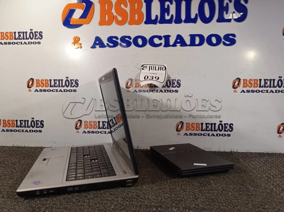 LOTE 039 - 01 PS2 MARCA SONY SEM CABOS E CONTROLE E 01 NOTEBOOK PARA RETIRADA DE PEÇAS. (NO ESTADO) ATENÇÃO! FAZER A VISITAÇÃO ANTES DE ARREMATAR, NÃO SABEMOS SE FUNCIONA. LEILÃO NÃO TEM GARANTIA E NEM DEVOLUÇÃO, SUJEITO A POSSÍVEIS AVARIAS VISÍVEIS/OCULTAS E/OU AUSÊNCIA DE COMPONENTES.