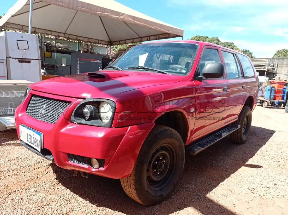 LOTE 329 - 01 MMC/PAJERO HD À DIESEL; ANO 2010, DIESEL, NA COR VERMELHA. DÉBITOS DE IPVA 2024. (NO ESTADO)ATENÇÃO! FAZER A VISITAÇÃO ANTES DE ARREMATAR, NÃO SABEMOS SE FUNCIONA. LEILÃO NÃO TEM GARANTIA E NEM DEVOLUÇÃO, SUJEITO A POSSÍVEIS AVARIAS VISÍVEIS/OCULTAS E/OU AUSÊNCIA DE COMPONENTES.