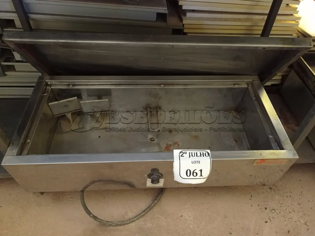 LOTE 061 - 01 BANHO MARIA IMCOMPLETO MARCA GASTROLIDER. (NO ESTADO) ATENÇÃO! FAZER A VISITAÇÃO ANTES DE ARREMATAR, NÃO SABEMOS SE FUNCIONA. LEILÃO NÃO TEM GARANTIA E NEM DEVOLUÇÃO, SUJEITO A POSSÍVEIS AVARIAS VISÍVEIS/OCULTAS E/OU AUSÊNCIA DE COMPONENTES.