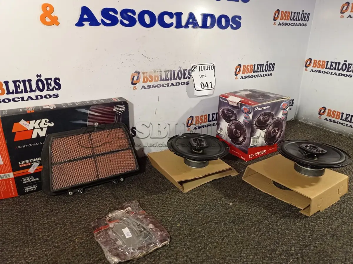 LOTE 041 - 01 FILTRO DE AR PARA MOTO, 01 PAR DE AUTO FALANTES E 01 PASTILHA DE FREIO PARA TAIGER 800. (NO ESTADO) ATENÇÃO! FAZER A VISITAÇÃO ANTES DE ARREMATAR, NÃO SABEMOS SE FUNCIONA. LEILÃO NÃO TEM GARANTIA E NEM DEVOLUÇÃO, SUJEITO A POSSÍVEIS AVARIAS VISÍVEIS/OCULTAS E/OU AUSÊNCIA DE COMPONENTES.