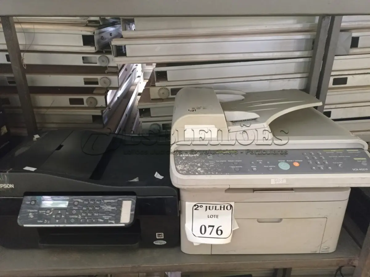 LOTE 076 - 02 IMPRESSORAS, SENDO 01 MARCA EPSON E 01 SAMSUNG COM AVARIAS. (NO ESTADO) ATENÇÃO! FAZER A VISITAÇÃO ANTES DE ARREMATAR, NÃO SABEMOS SE FUNCIONA. LEILÃO NÃO TEM GARANTIA E NEM DEVOLUÇÃO, SUJEITO A POSSÍVEIS AVARIAS VISÍVEIS/OCULTAS E/OU AUSÊNCIA DE COMPONENTES.