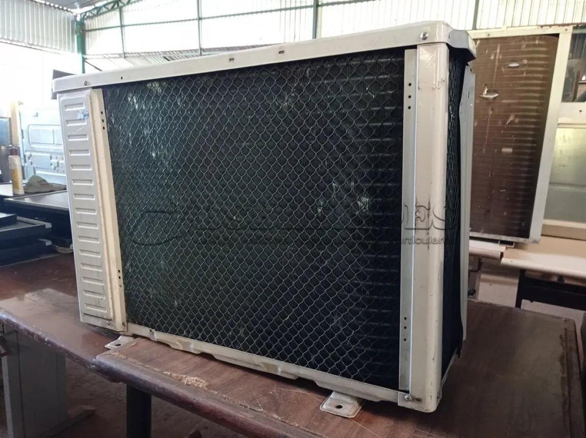 LOTE 222 - 02 SUCATAS DE AR-CONDICIONADO. (NO ESTADO) ATENÇÃO! FAZER A VISITAÇÃO ANTES DE ARREMATAR, NÃO SABEMOS SE FUNCIONA. LEILÃO NÃO TEM GARANTIA E NEM DEVOLUÇÃO, SUJEITO A POSSÍVEIS AVARIAS VISÍVEIS/OCULTAS E/OU AUSÊNCIA DE COMPONENTES.