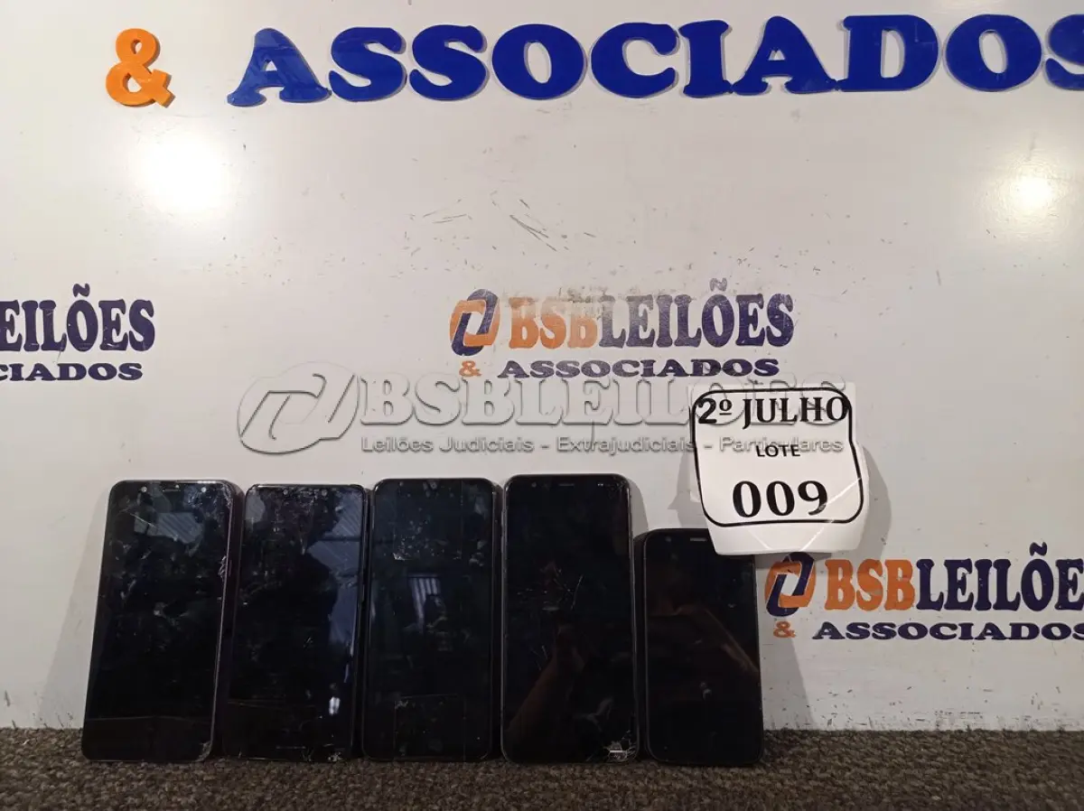 LOTE 009 - 05 APARELHOS CELULARES MARCAS E MODELOS DIVERSOS COM AVARIAS. (NO ESTADO) ATENÇÃO! FAZER A VISITAÇÃO ANTES DE ARREMATAR, NÃO SABEMOS SE FUNCIONA. LEILÃO NÃO TEM GARANTIA E NEM DEVOLUÇÃO, SUJEITO A POSSÍVEIS AVARIAS VISÍVEIS/OCULTAS E/OU AUSÊNCIA DE COMPONENTES.