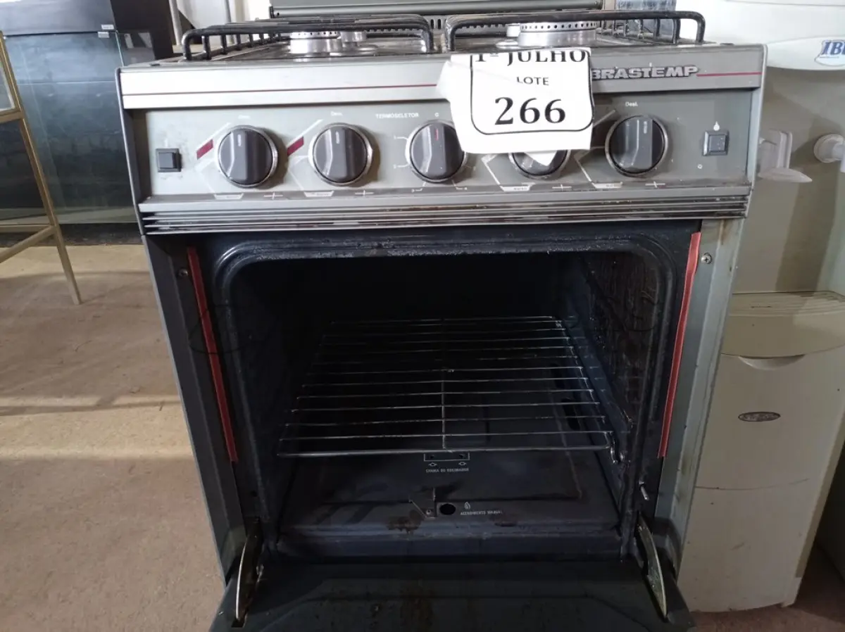 LOTE 266 - 01 FOGÃO 04 BOCAS BRASTEMP E 01 BEBEDOURO PARA GARRAFÃO 220V MARCA IBBL. (NO ESTADO) ATENÇÃO! FAZER A VISITAÇÃO ANTES DE ARREMATAR, NÃO SABEMOS SE FUNCIONA. LEILÃO NÃO TEM GARANTIA E NEM DEVOLUÇÃO, SUJEITO A POSSÍVEIS AVARIAS VISÍVEIS/OCULTAS E/OU AUSÊNCIA DE COMPONENTES.