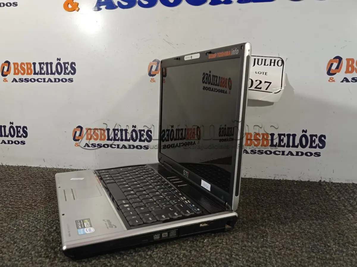 LOTE 027 - 01 NOTEBOOK IS 1462 SEMP TOSHIBA INFO STI SEM FONTE SAÍDA DE 19V PROCESSADOR INTEL PENT DUAL 3GB RAM HD150 LIGANDO. (NO ESTADO) ATENÇÃO! FAZER A VISITAÇÃO ANTES DE ARREMATAR, NÃO SABEMOS SE FUNCIONA. LEILÃO NÃO TEM GARANTIA E NEM DEVOLUÇÃO, SUJEITO A POSSÍVEIS AVARIAS VISÍVEIS/OCULTAS E/OU AUSÊNCIA DE COMPONENTES.