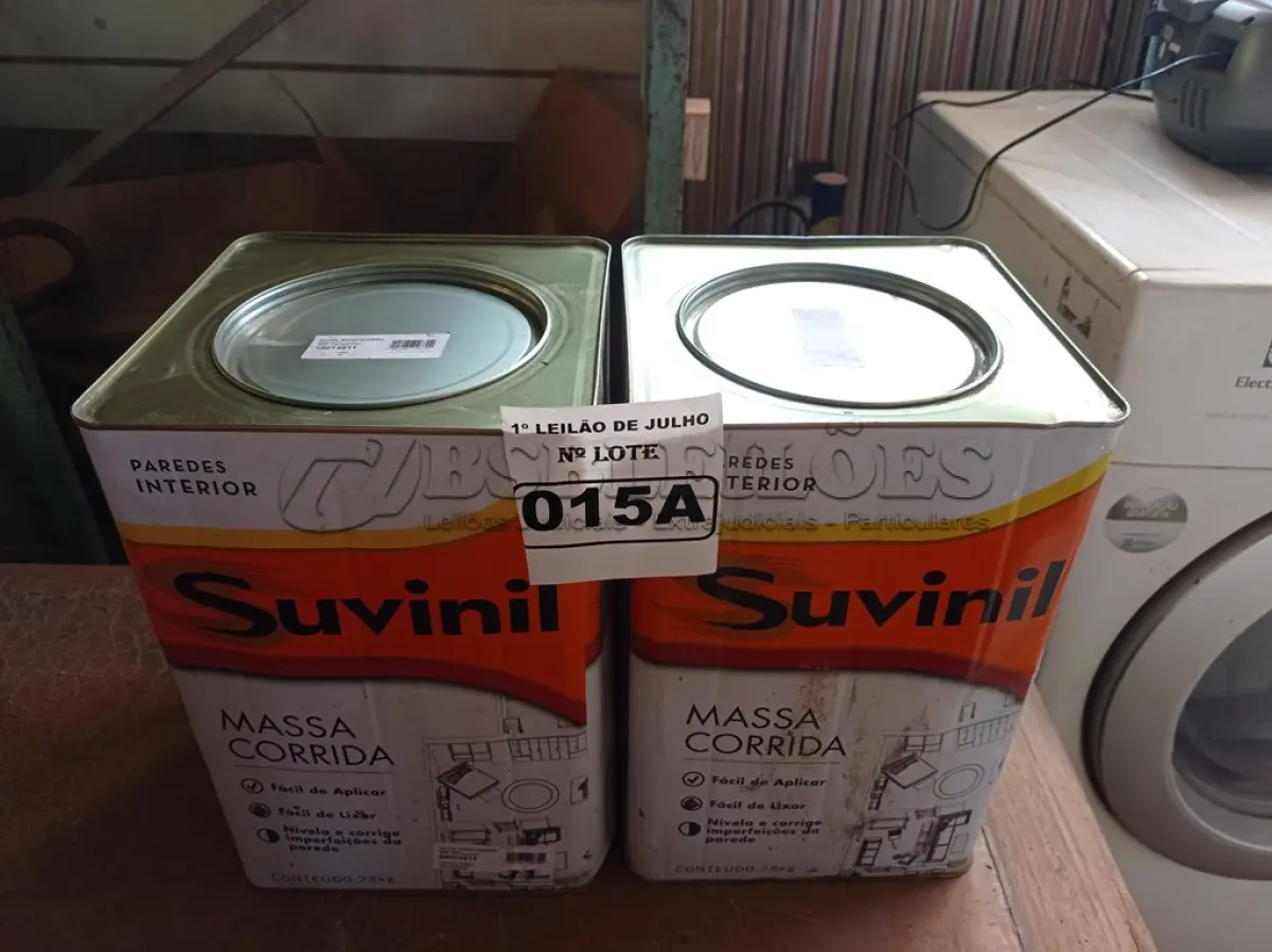 LOTE 015 - 02 LATAS DE MASSA CORRIDA PARA PAREDES INTERIOR CONTENDO 28KG CADA MARCA SUVINIL. (NO ESTADO) ATENÇÃO! FAZER A VISITAÇÃO ANTES DE ARREMATAR, NÃO SABEMOS SE FUNCIONA. LEILÃO NÃO TEM GARANTIA E NEM DEVOLUÇÃO, SUJEITO A POSSÍVEIS AVARIAS VISÍVEIS/OCULTAS E/OU AUSÊNCIA DE COMPONENTES.