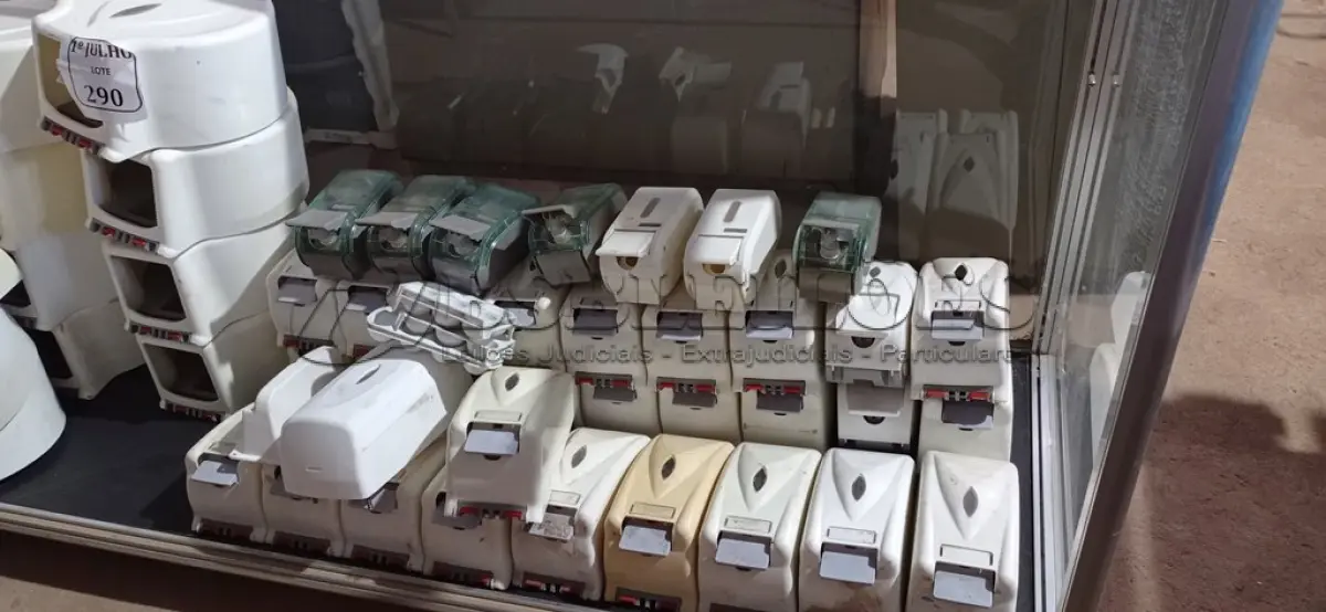 LOTE 290 - 01 LOTE COM GRANDE QUANTIDADE DE DISPENSES. (NO ESTADO) ATENÇÃO! FAZER A VISITAÇÃO ANTES DE ARREMATAR, NÃO SABEMOS SE FUNCIONA. LEILÃO NÃO TEM GARANTIA E NEM DEVOLUÇÃO, SUJEITO A POSSÍVEIS AVARIAS VISÍVEIS/OCULTAS E/OU AUSÊNCIA DE COMPONENTES.